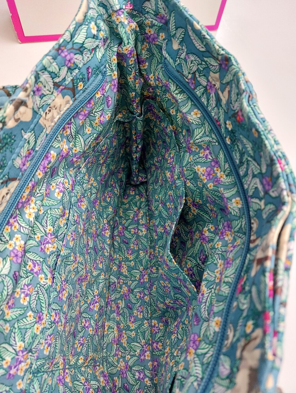 Vera Bradley Small Vera Tote Hanging Around Sloth NWOT - Picture 3 of 3